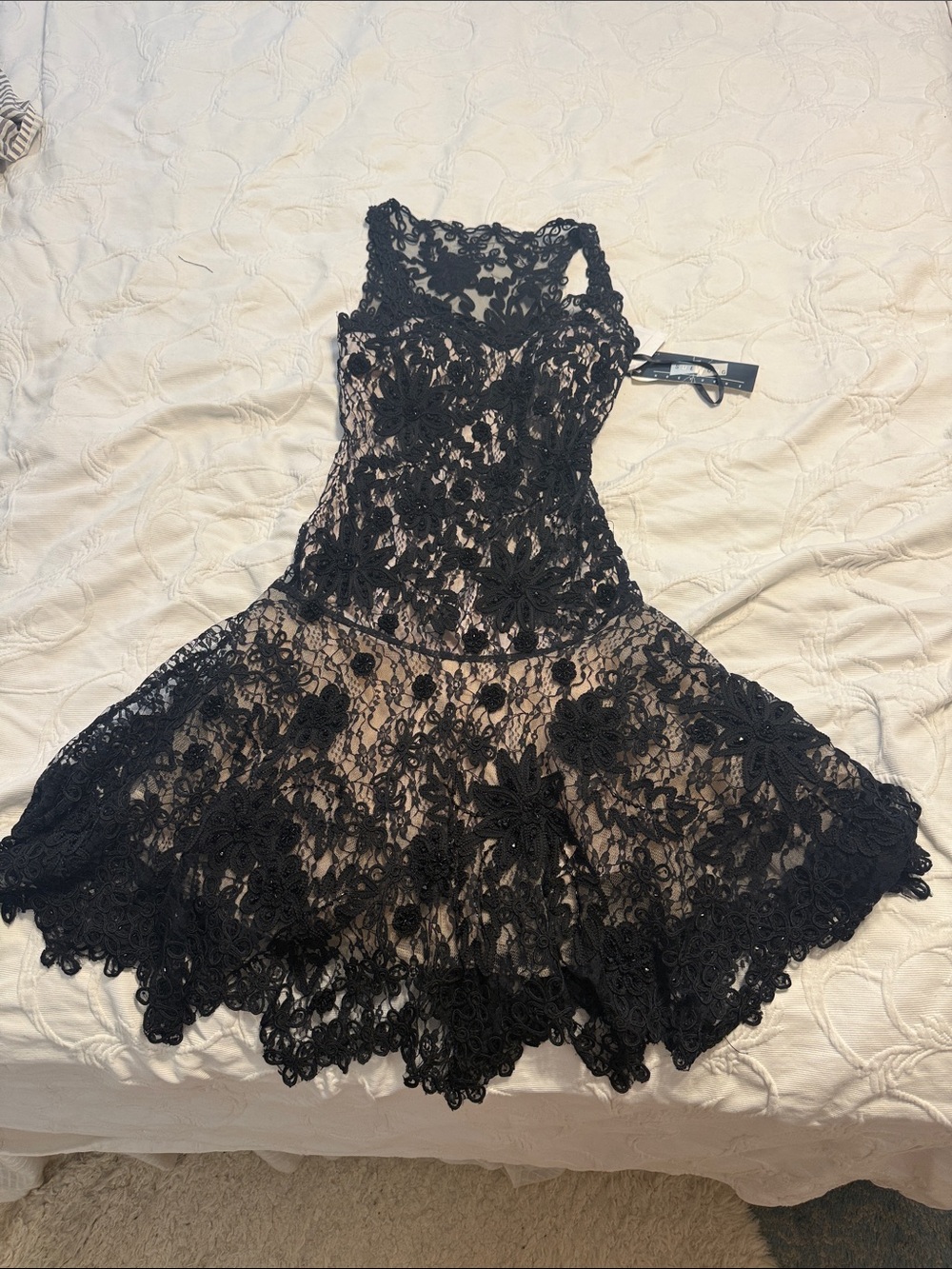 Sue Wong Black Lace Floral Fit-and-Flare Chemise NWT size 4 *beaded*